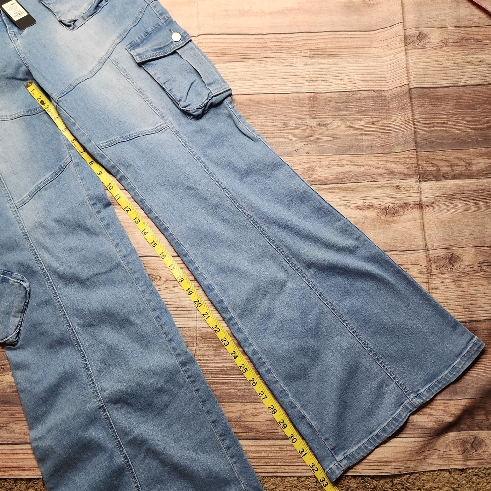 Fashion Nova In Step Flare Stretch Pocket Cargo Jeans - Picture 4 of 9
